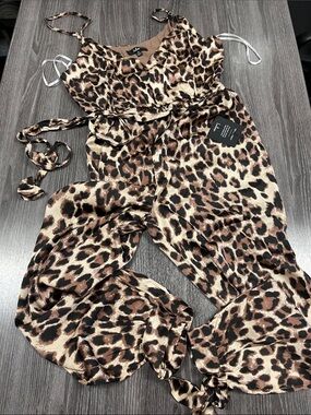 New lulus jumpsuit romper open legs animal print medium
